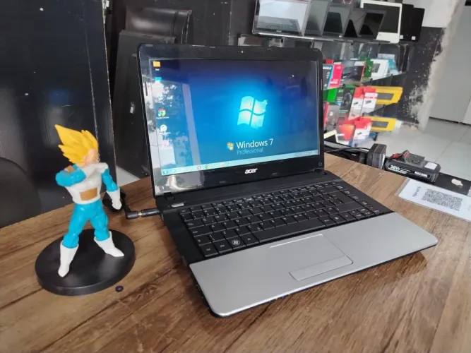 Notebook Acer/4GB/ Com garantia