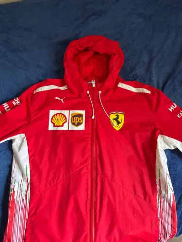 Jaqueta Puma Scuderia Ferrari