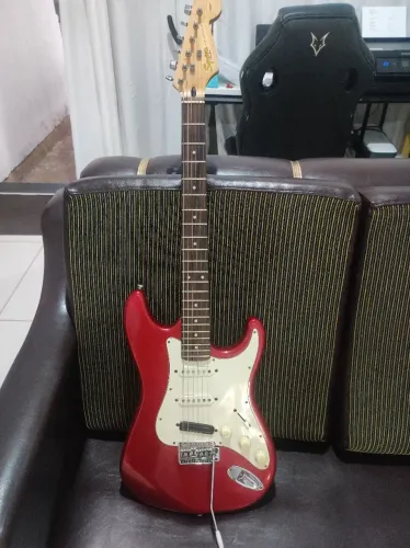 Guitarra squier standard fender