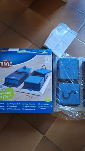 TRIXIE - Poker Box 1 - Dog Activity Game