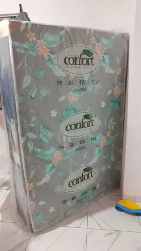 Cama box nunca usada