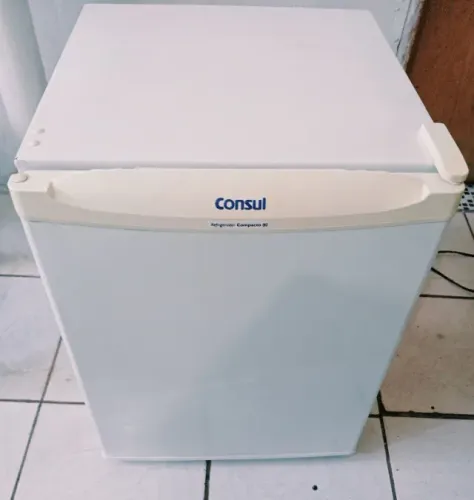 Frigobar consul, semi novo , barato, não entrego