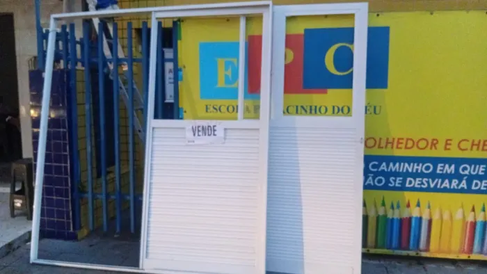 Porta de alumínio de correr