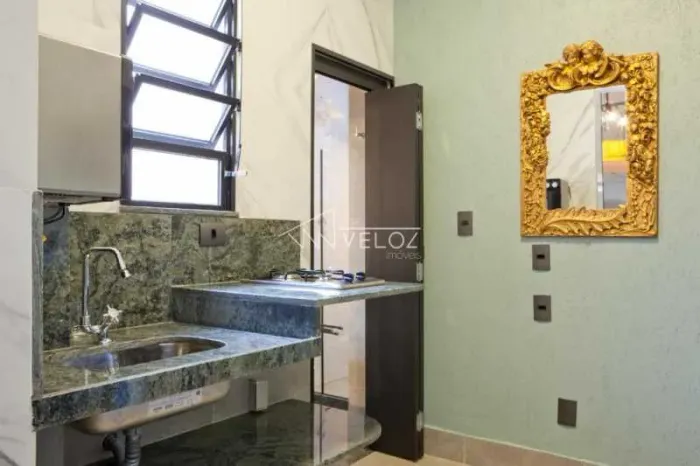 Kitnet/Conjugado - / Residencial / Centro