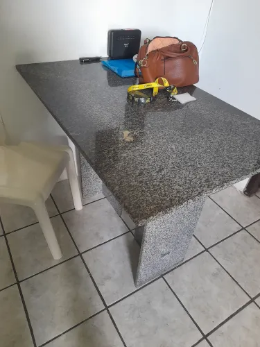 Mesa de marmori