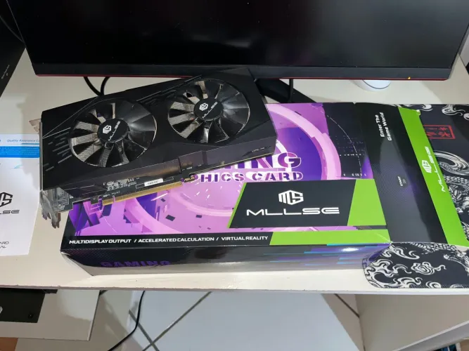 PLACA DE VÍDEO RX580 8VRAM PRATICAMENTE NOVA