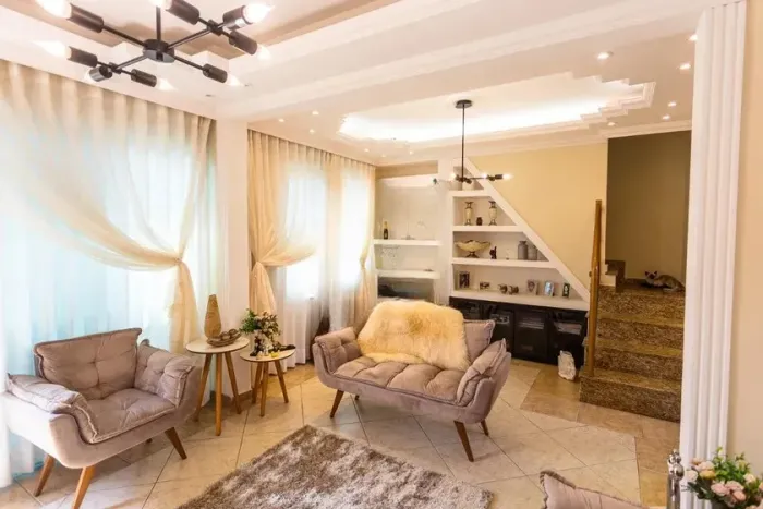 Casa à Venda - Concórdia, 5 Quartos, 300 m2
