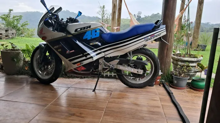 Moto linda. Perfeita