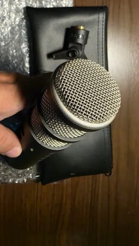 Microfone Dinâmico Rode Procaster para Podcast e Broadcast 
