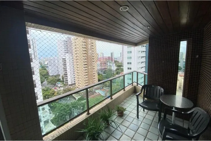 Vendo apartamento com ,168 m2, 3quartos,1 suíte ,2 vagas na av. Flôr de santana-Parnamirim