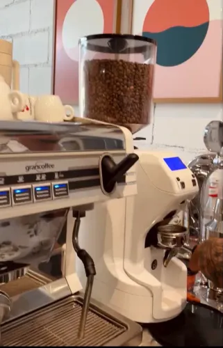 Máquina de café espresso profissional