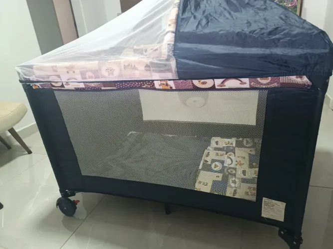 Negociável Berço cercado portátil muito conservado