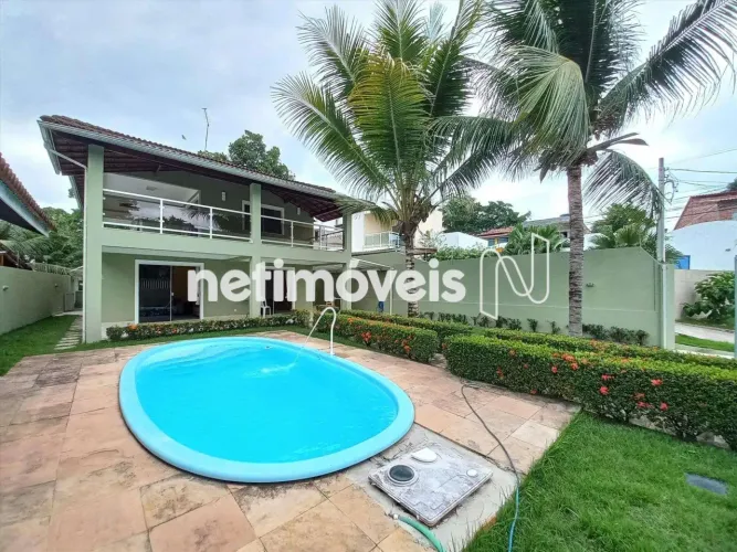 Casa com 5 Quartos à Venda em Condomínio Fechado em Lauro de Freitas
