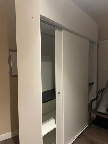 Guarda-roupa grande