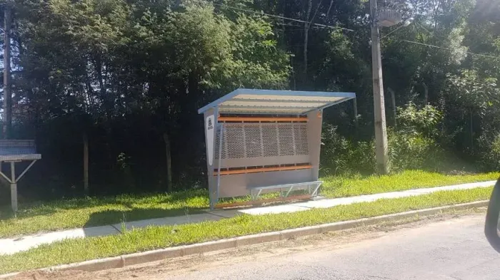 Imóvel para venda tem 39000 metros quadrados em Guajuvira - Araucária - PR
