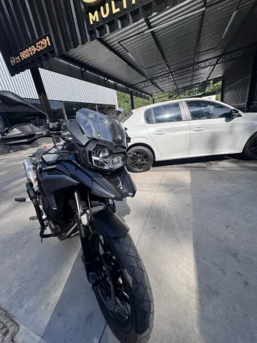 Vendo bmw f750 triple black 