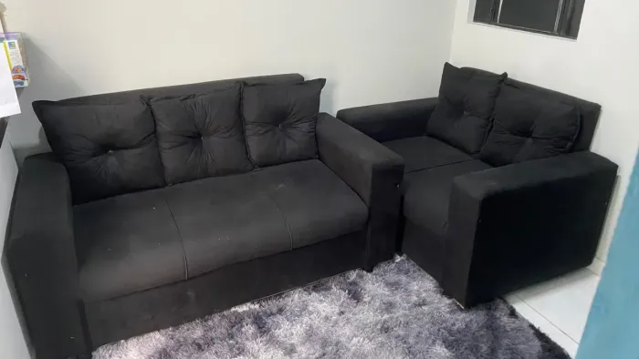 VENDE-SE SOFA SEMI NOVO APENAS UM MES DE USO