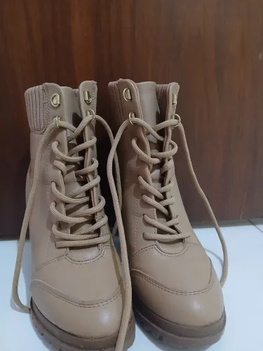 BOTA MARROM - VIZZANO - ÓTIMO ESTADO