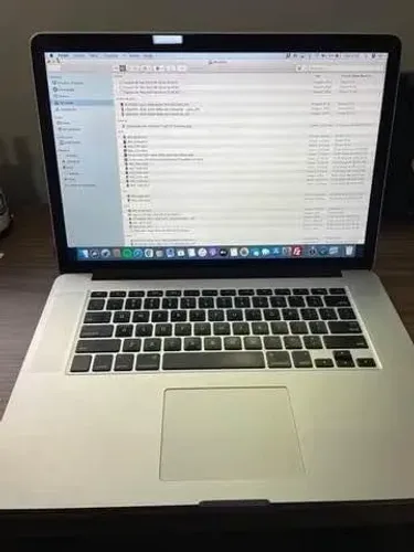 Mac book pro 15 I7 16gb