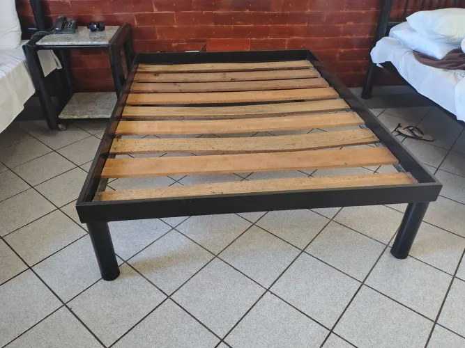Cama casal ferro