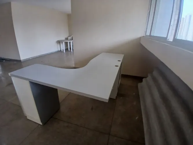 Birô de MDF em L branco