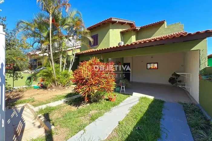 Casa à venda 4 Quartos 2 Suites 3 Vagas 170M² Guarujá Porto Alegre - RS