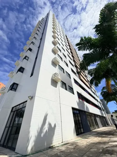 Ville de Saint Denis - Lagoa Nova - 03Q sendo uma suíte - 02 vagas - Dependência
