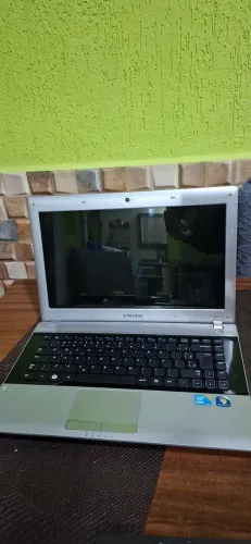 Notebook Samsung RV411 com defeito na placa mae, acompanha RAM de 2gb e hd 500gb seagate