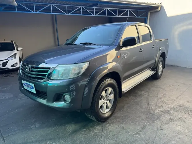 Toyota Hilux CD SR 4X2 2.7 16v/2.7 Flex Aut. 2012
