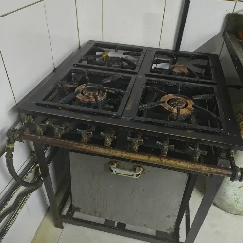 FOGÃO INDUSTRIAL METALMAQ 4 BOCAS COM FORNO
