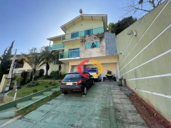 Casa para venda com piscina no condomínio Country Club em Arujá!!!