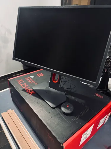 BENQ 240hz XL2546k COM DEFEITO NA TELA