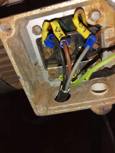 Trabalho com estação de bomba e moteres elétrico etc