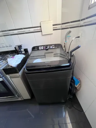 Máquina de lavar roupa Panasonic 15kg com 8 programas e smart sense