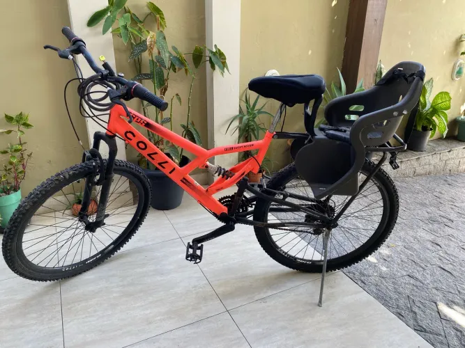 Bike Colli Full Suspension Aro 26 + Cadeirinha Infantil