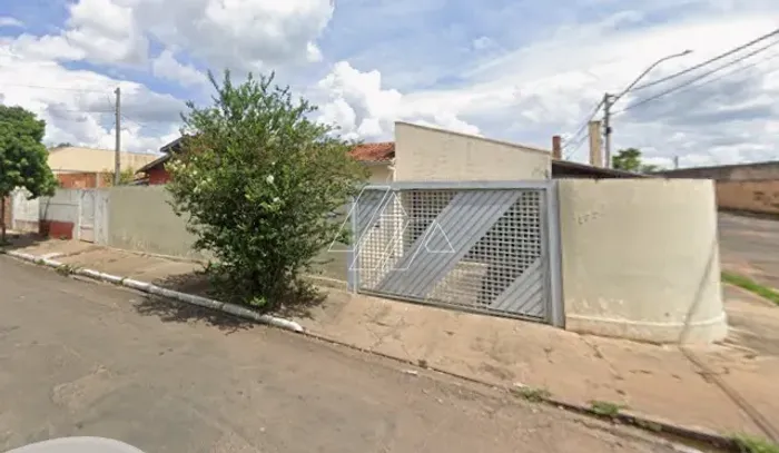 Casa com 3 quartos (1 suíte) e 3 vagas à venda no Parque São Jorge Marília/SP