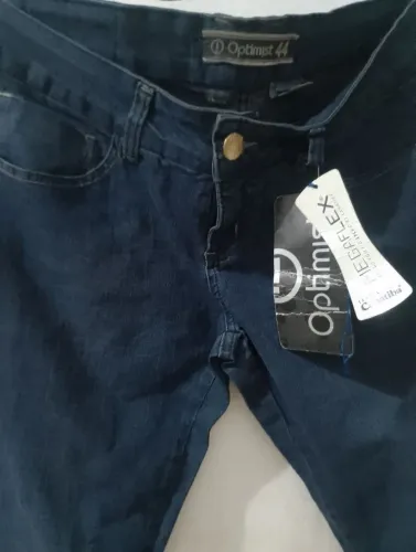 Calça jeans feminina tamanho 44 Nova nunca usada