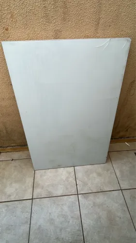 Tampo de mesa mdf com vidro quebrado