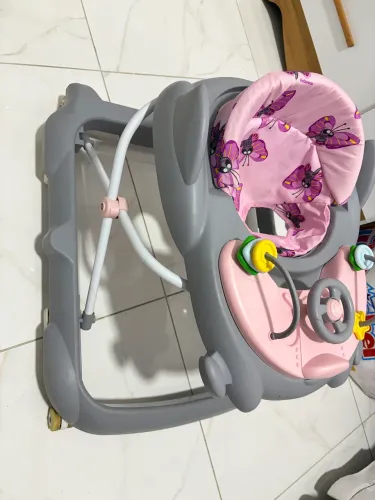 Vendo andador semi novo