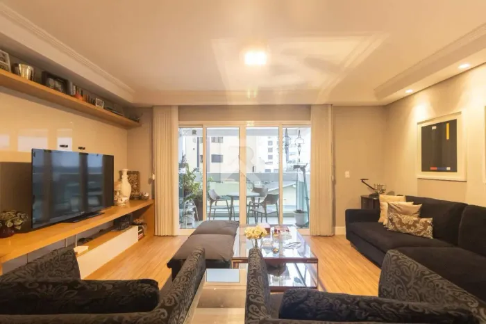 Apartamento Mobiliado em Cond. Clube com 3 suítes para venda - 160m2 - Água Verde, Curitib