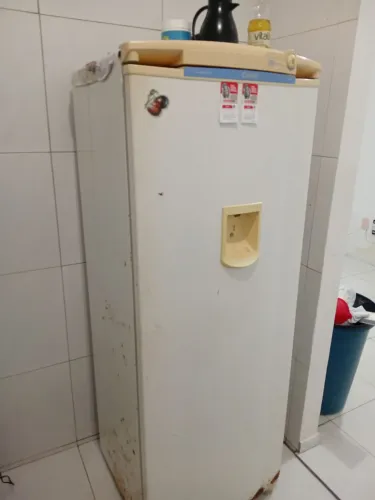 geladeira com defeito!