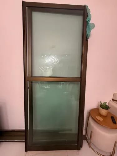 Porta de Correr Esquadria Bronze e Vidro Verde