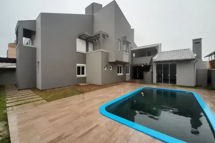 Casa NOVA 6 dorm para 2 famílias APENAS 100m da praia na melhor região do Balneário Rincão