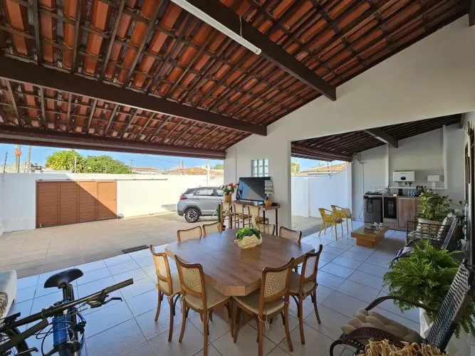 Casa 5 Quartos À Venda em Maceió, Leia a Descrição!!