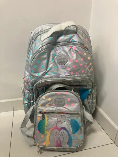 Mochila infantil com rodinhas e lancheira térmica 