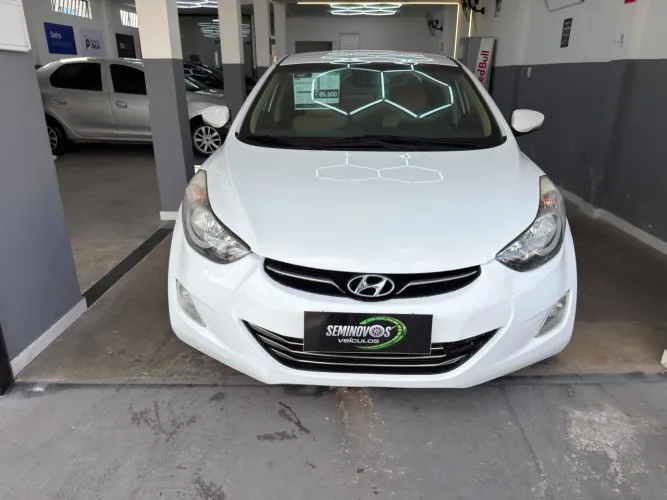 Hyundai Elantra GLS 1.8 16V Aut. 2013