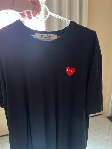Camiseta comme des garçons CDG