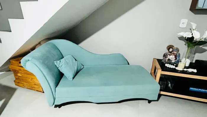 Jogo de sala, sofá, cama, geladeira e máquina de lavar