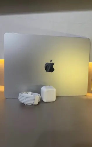 MacBook Air M5 512 GB e 16 GB Silver - NOVO 