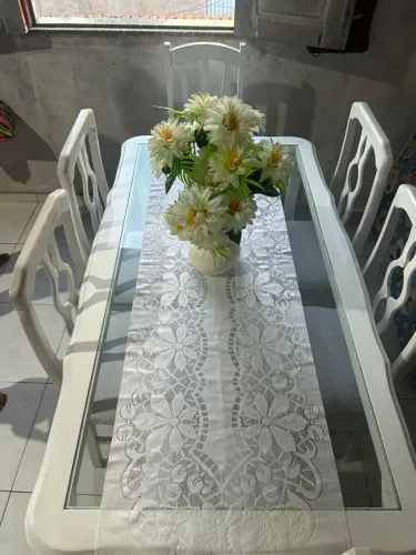 Mesa de vidro com 6 cadeiras